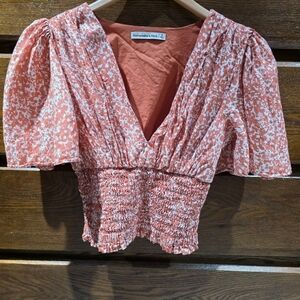 Abercrombie & Fitch Women's Orange and White Flutter Sleeve Top